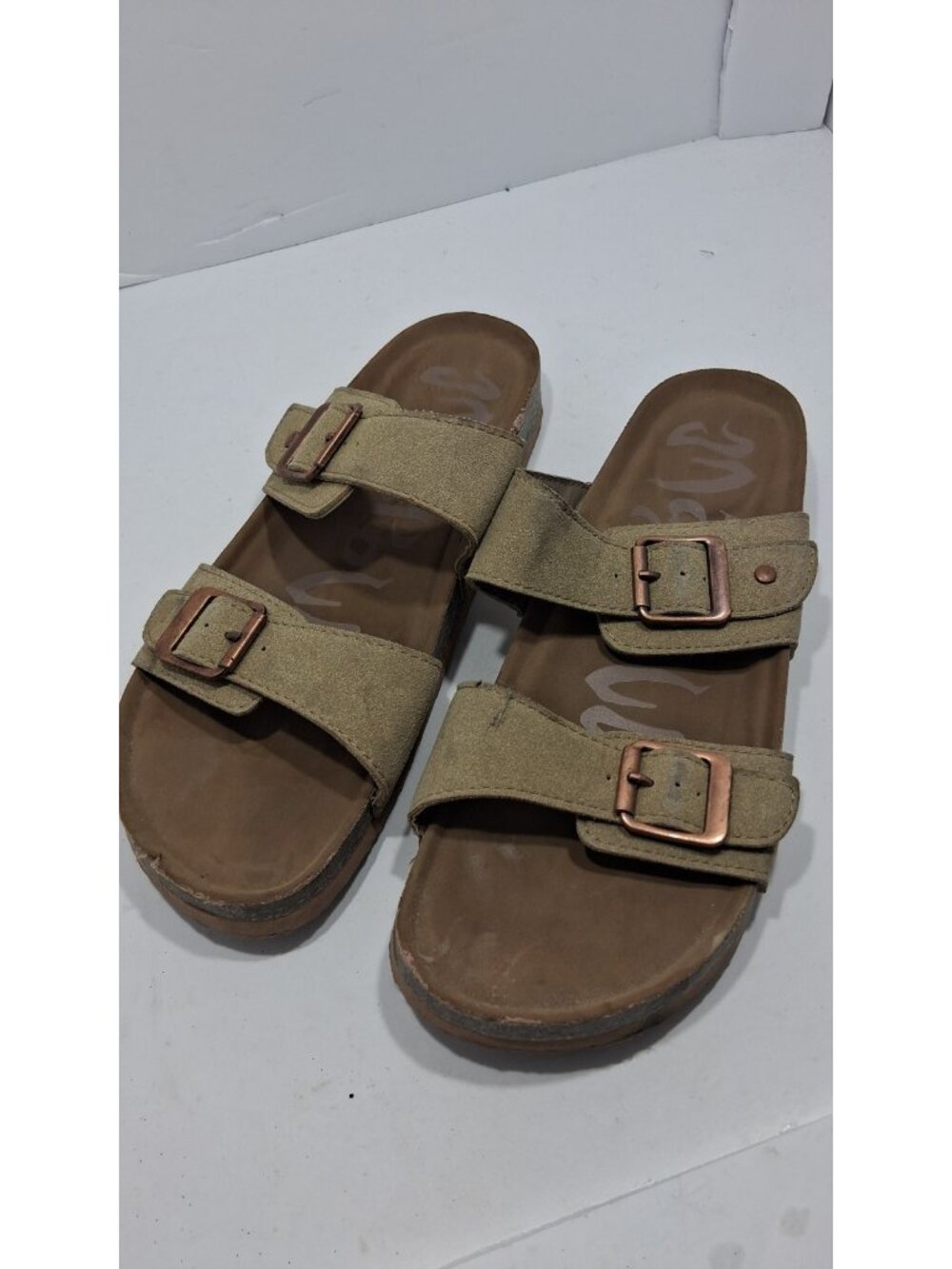 Mad Love Sandals Women Sz8  Tan Faux Suede Double Buckle Slide Footbed K